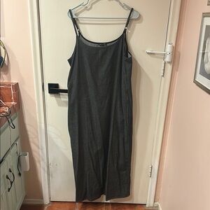 Elegant Eileen Fisher Black Sleeveless Dress